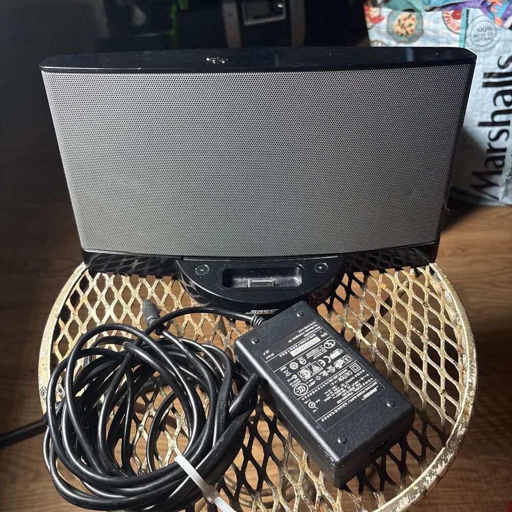 Bose SoundDock Series II 2 Digital Music System iPod iPhone Dock AUX Speaker